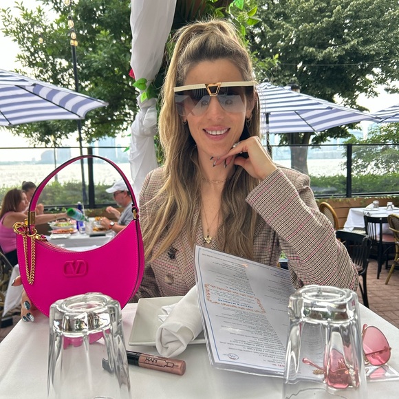 Meet your Posher, Adelaide - Picture 2 of 7